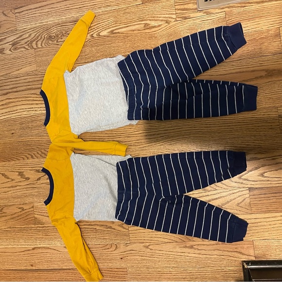 Twins set of 2 Carters yellow gray & blue pocket onesies & stiped pants set - Picture 2 of 4